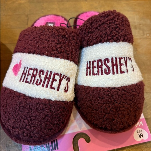 NEW Hershey Kiss Plush Slippers and Bag Set Big Pink Silver Hershey Kiss Dish - Picture 9 of 16